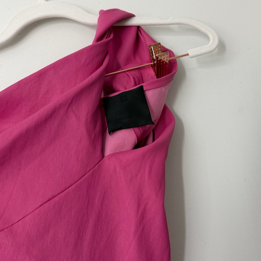 Authentic Givenchy Lamb Leather Mini Dress in Pink
$3,986.39 size Fr 36 US 2 - Picture 10 of 11